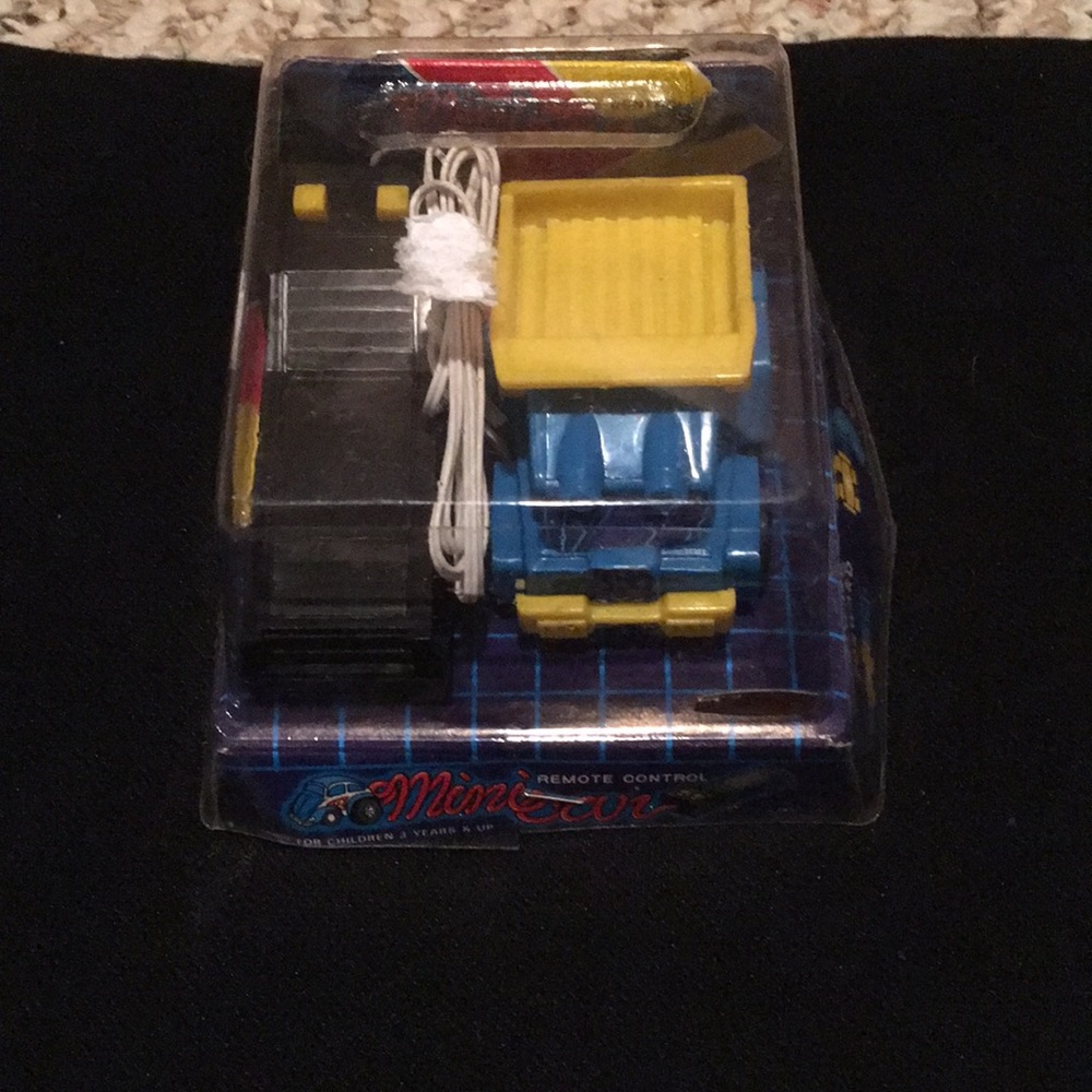 NIB Small remote control truck